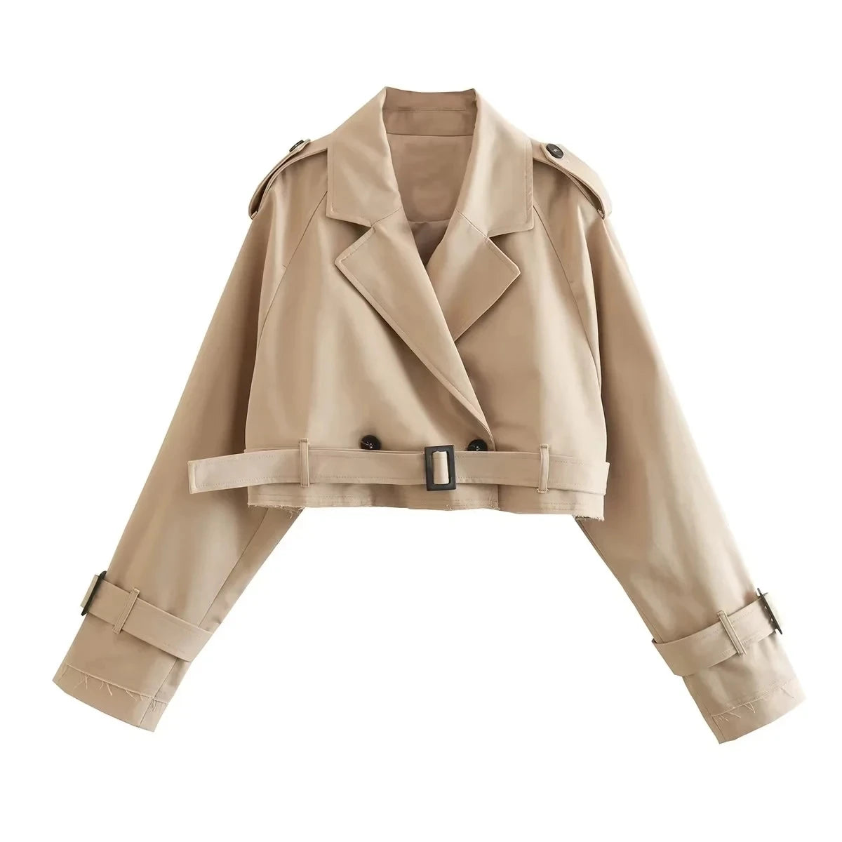 Trench court beige avec ceinture à la taille, look chic et intemporel.