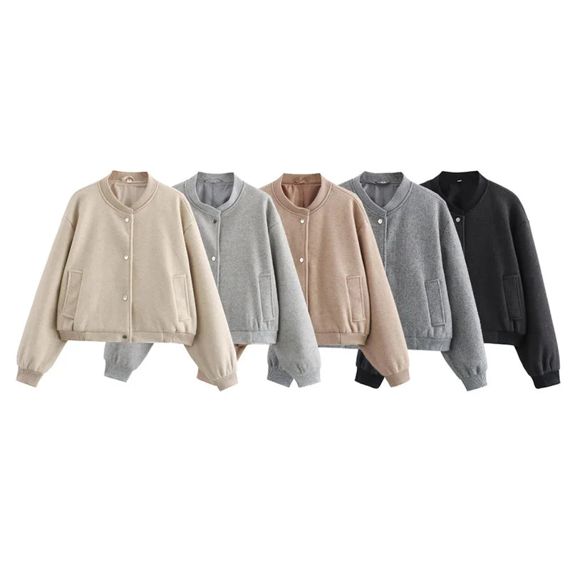Bombers léger avec col côtelé, parfait pour un look casual et moderne.