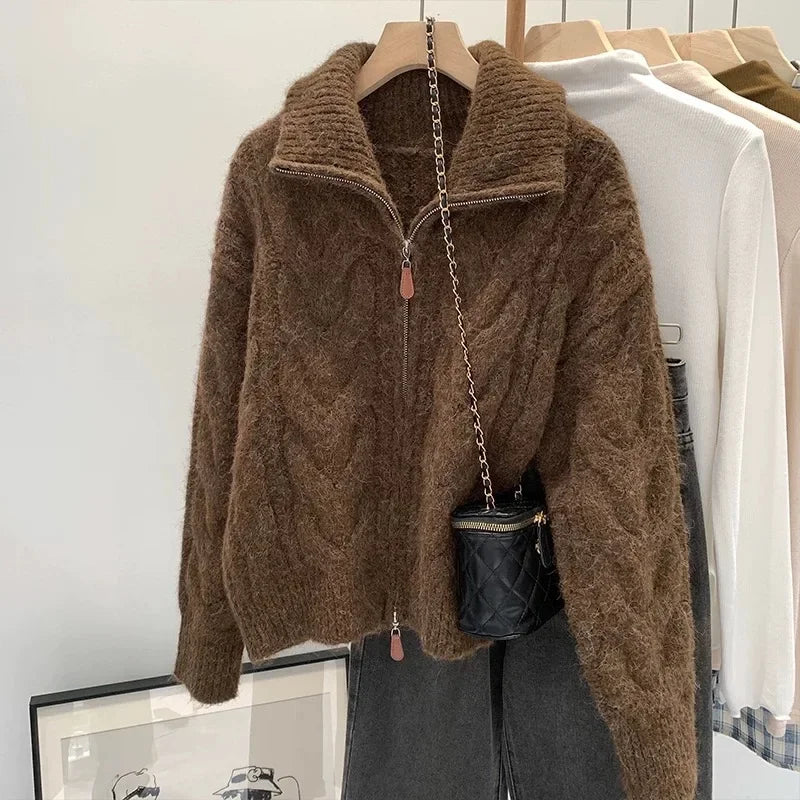 Gilet en maille marron, coupe droite avec zip, parfait pour superposer.