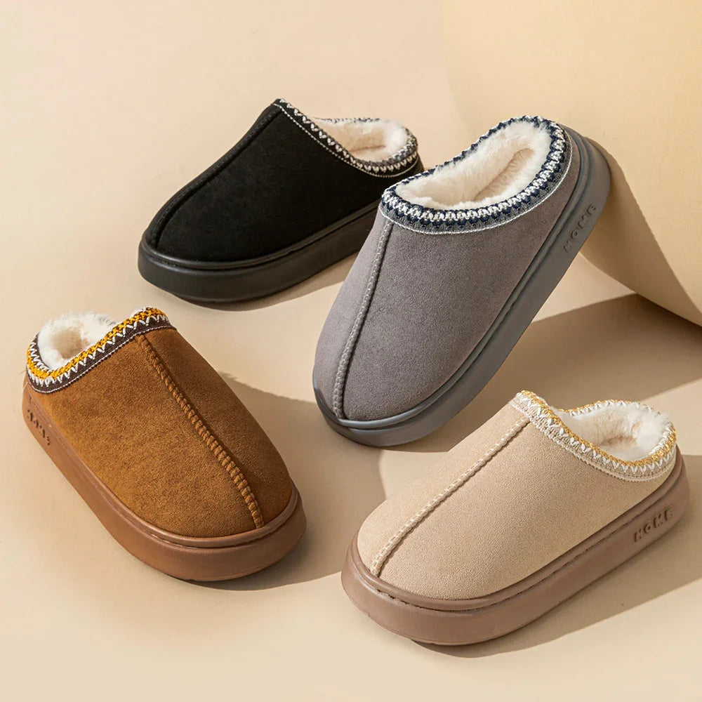 Chaussons confortables en tissu doux, idéals pour un usage intérieur relaxant.
