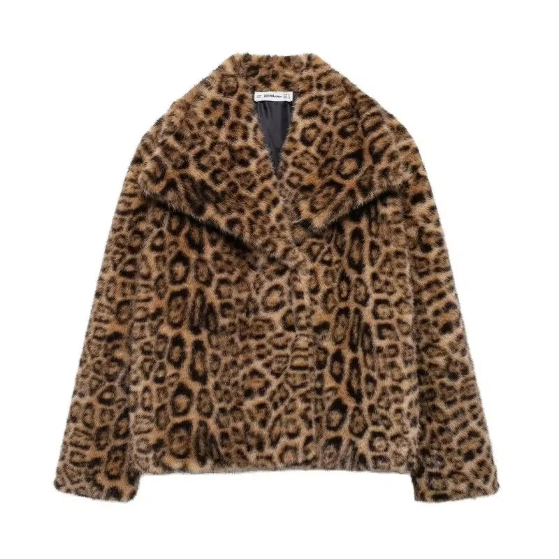 Manteau court en fausse fourrure , chaud et tendance.