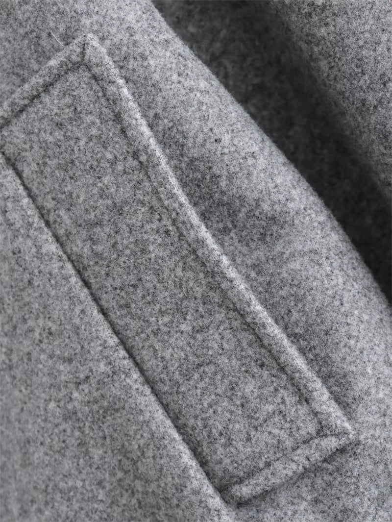 Bombers léger avec col côtelé, parfait pour un look casual et moderne.