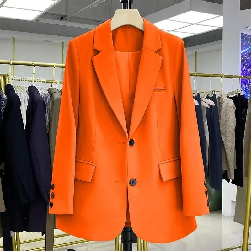 Veste blazer femme cintrée , idéale pour un look professionnel.