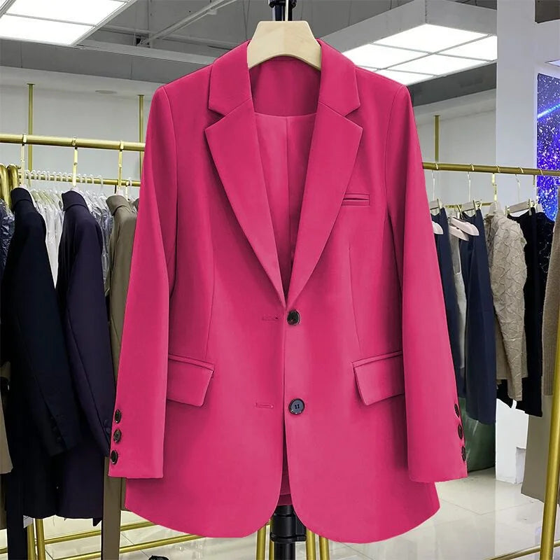 Veste blazer femme cintrée , idéale pour un look professionnel.