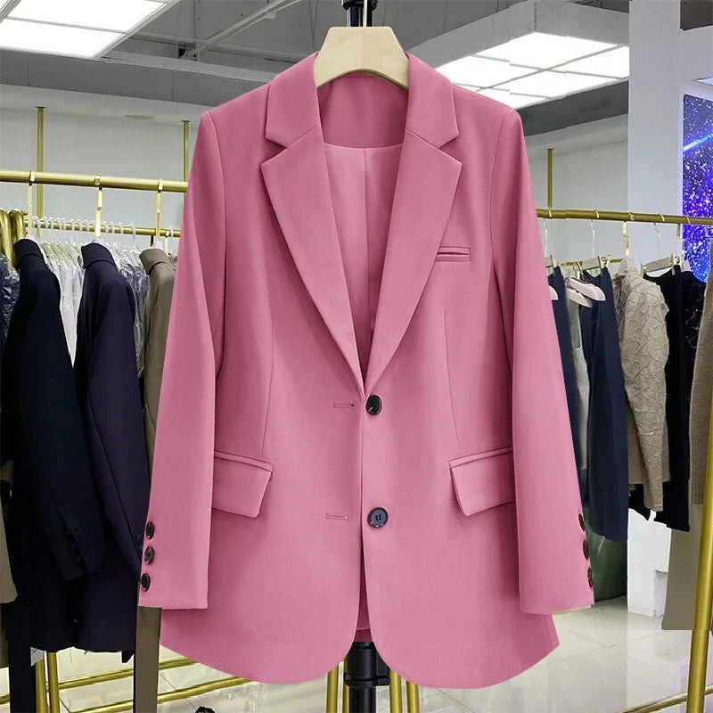 Veste blazer femme cintrée , idéale pour un look professionnel.