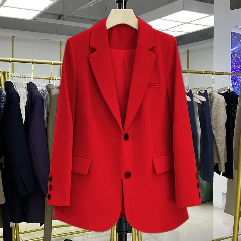 Veste blazer femme cintrée , idéale pour un look professionnel.