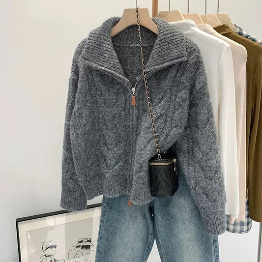 Gilet en maille gris, coupe droite avec zip, parfait pour superposer.