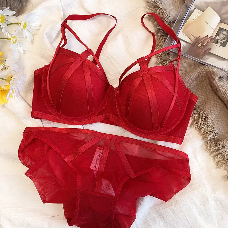 Ensemble de lingerie sexy en dentelle rouge pour la Saint-Valentin.