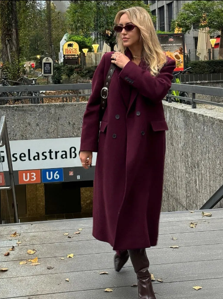 Manteau long couleur vin, élégant et chaud pour l’hiver.