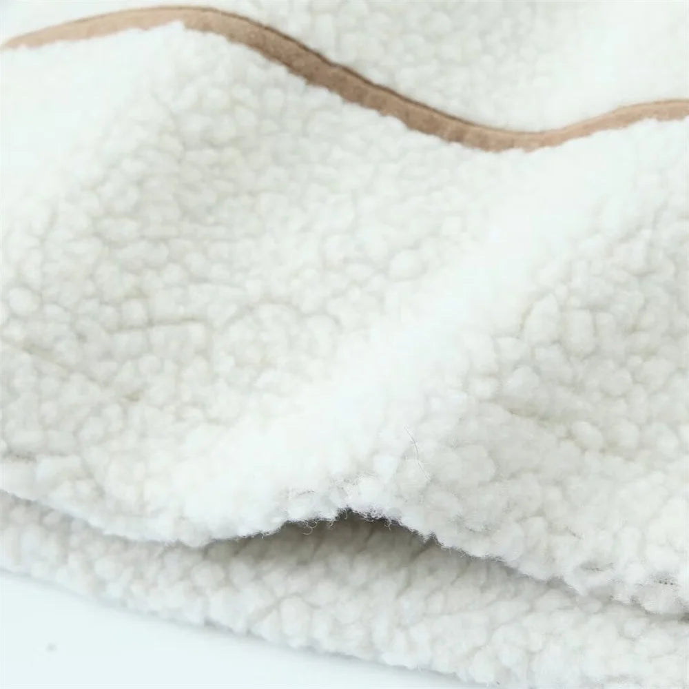 Gros plan sur la matière polaire molletonnée